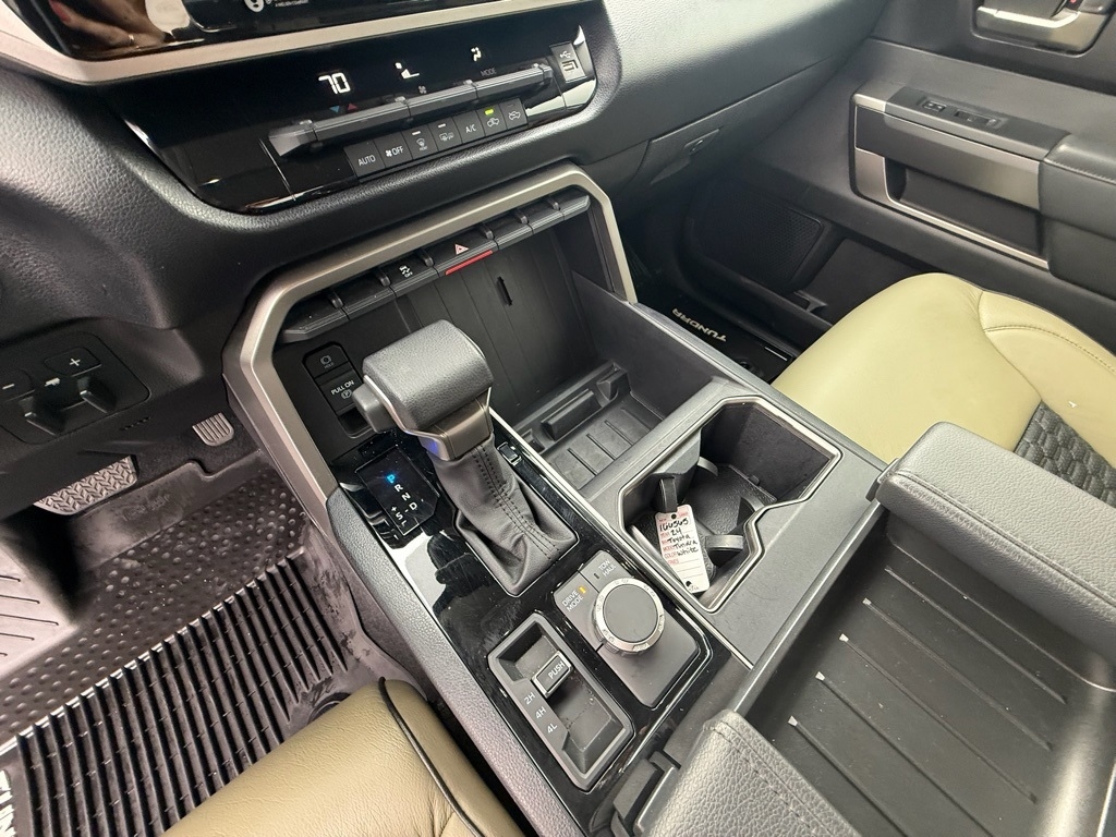 Toyota Tundra SR5 CrewMax 4WD 2024