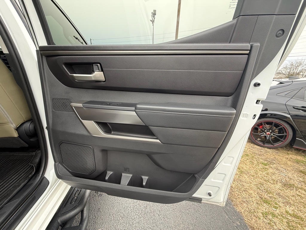 Toyota Tundra SR5 CrewMax 4WD 2024