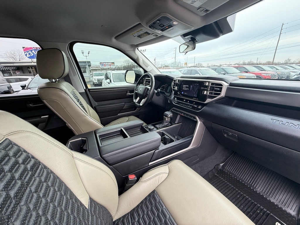 Toyota Tundra SR5 CrewMax 4WD 2024