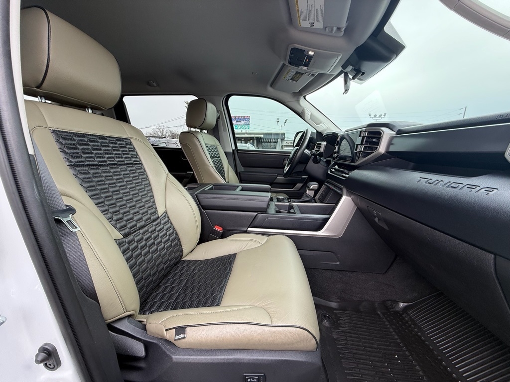 Toyota Tundra SR5 CrewMax 4WD 2024