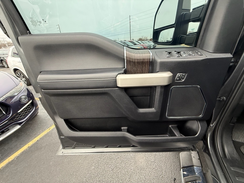 Ford F-250 SD Lariat Crew Cab 4WD 2020