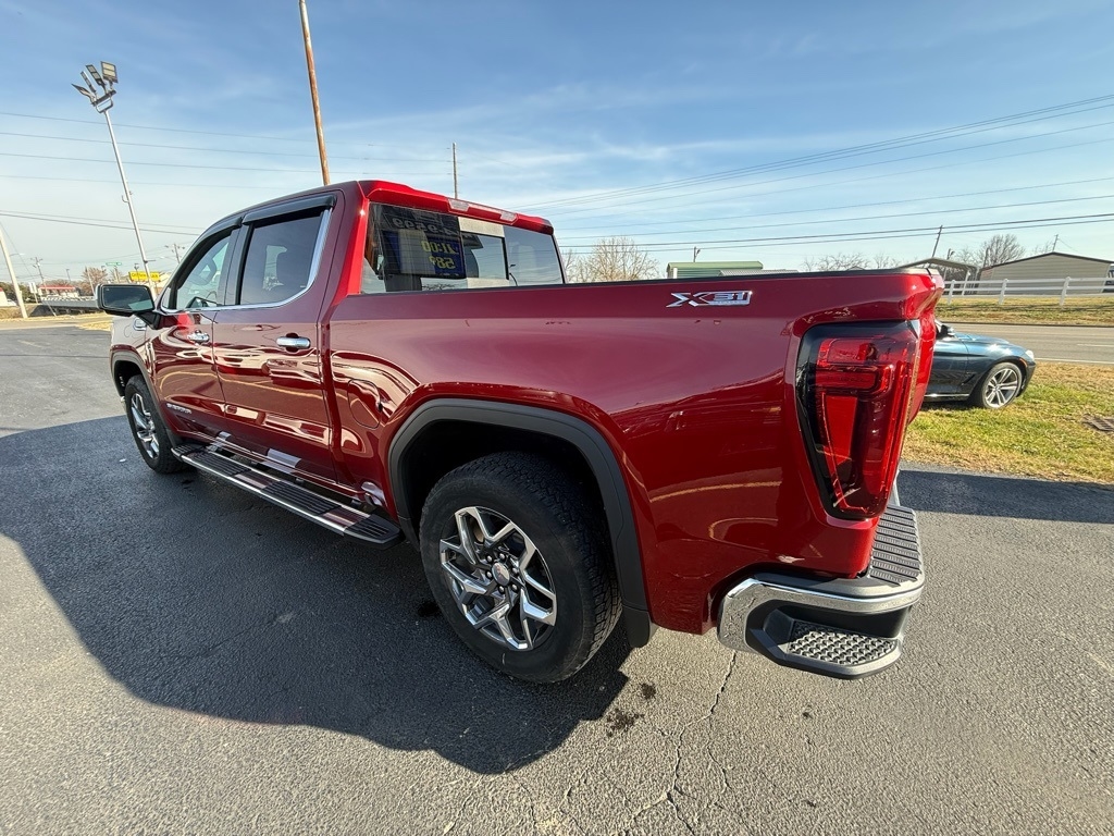GMC Sierra 1500 SLT Crew Cab 4WD 2024