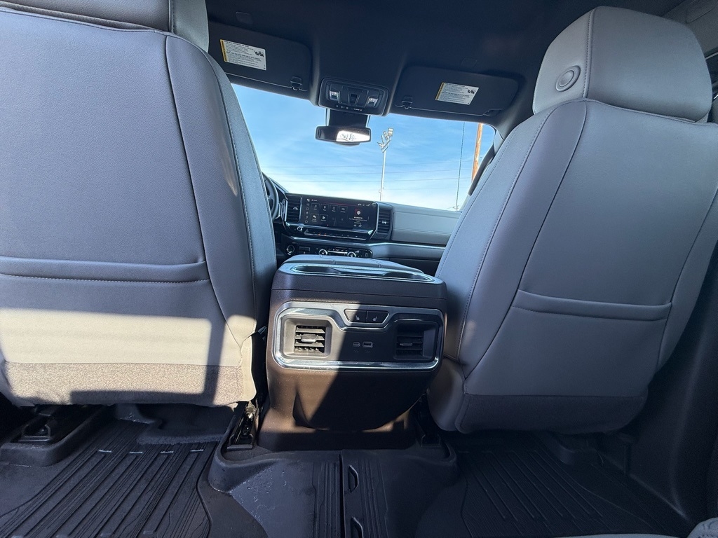 GMC Sierra 1500 SLT Crew Cab 4WD 2024