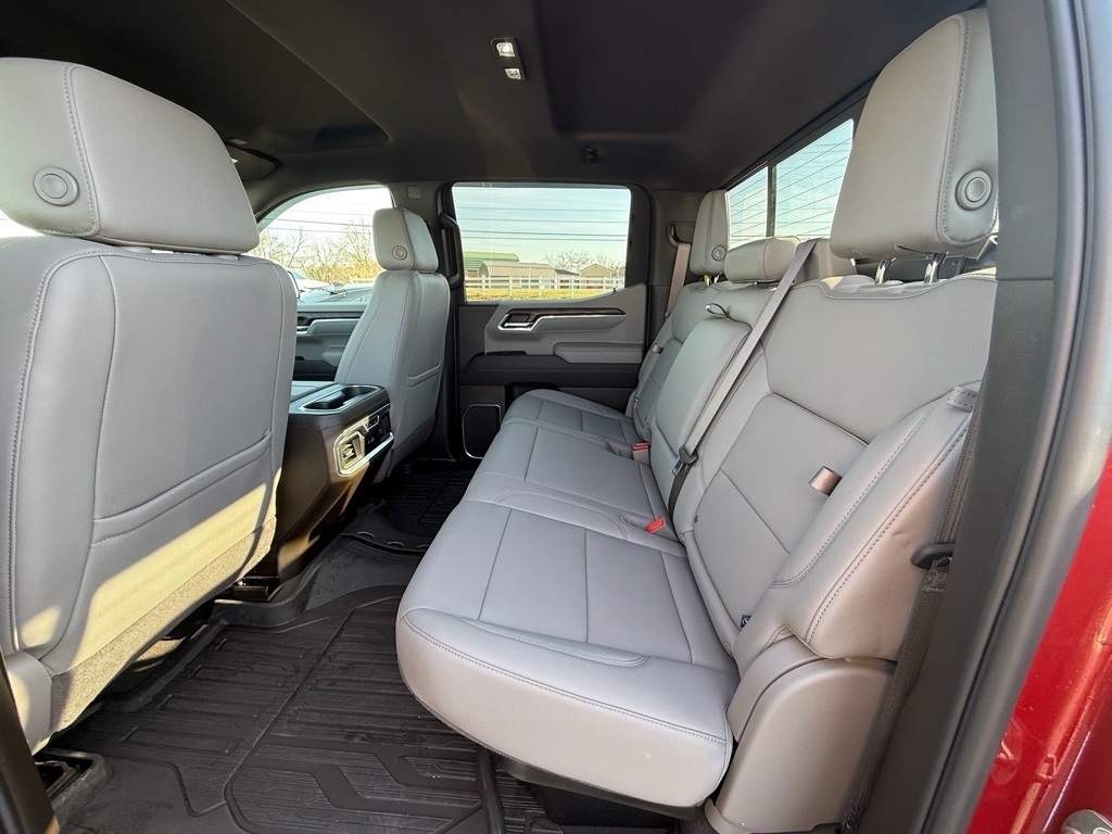 GMC Sierra 1500 SLT Crew Cab 4WD 2024