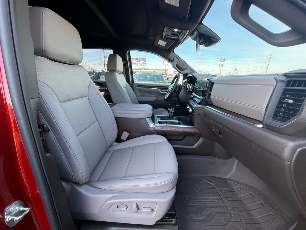 GMC Sierra 1500 SLT Crew Cab 4WD 2024