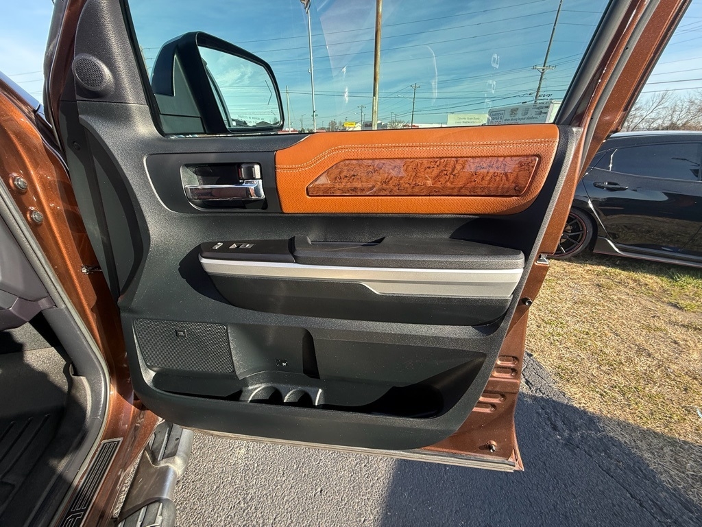 Toyota Tundra 1794 Edition Crew Max 4WD 5.7L V8 2017