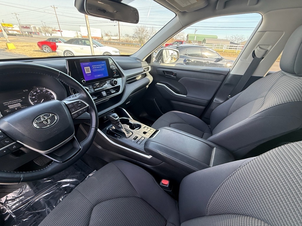 Toyota Highlander LE 4D SUV AWD 2024