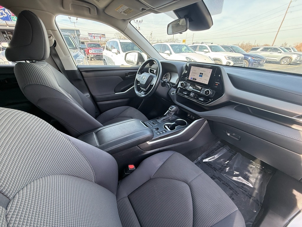 Toyota Highlander LE 4D SUV AWD 2024