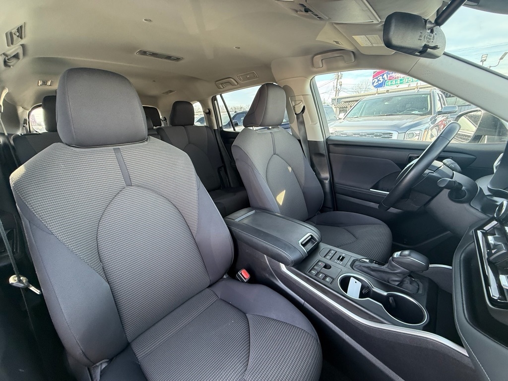 Toyota Highlander LE 4D SUV AWD 2024