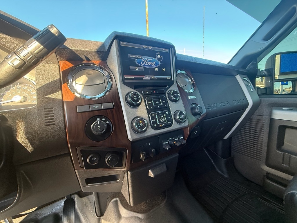 Ford F-250 SD Lariat Crew Cab 4WD 2015