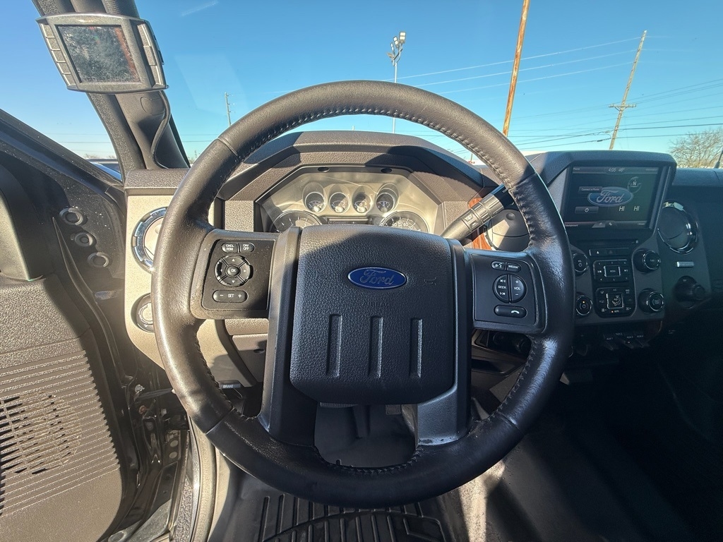 Ford F-250 SD Lariat Crew Cab 4WD 2015