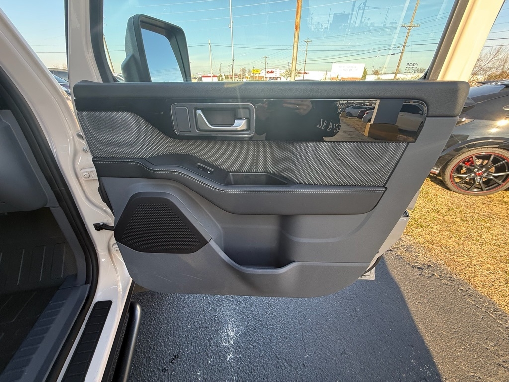 Ineos Grenadier Base 2024