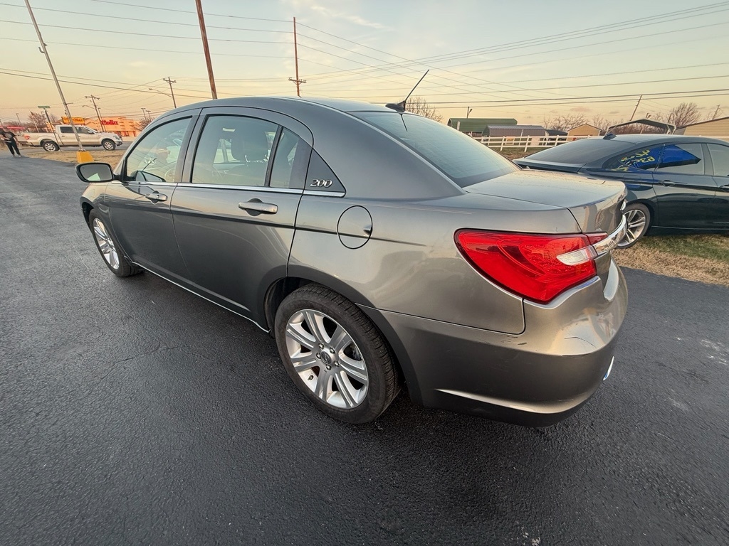 Chrysler 200 LX 2012