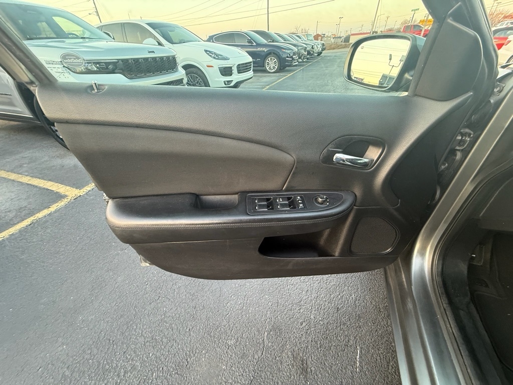 Chrysler 200 LX 2012