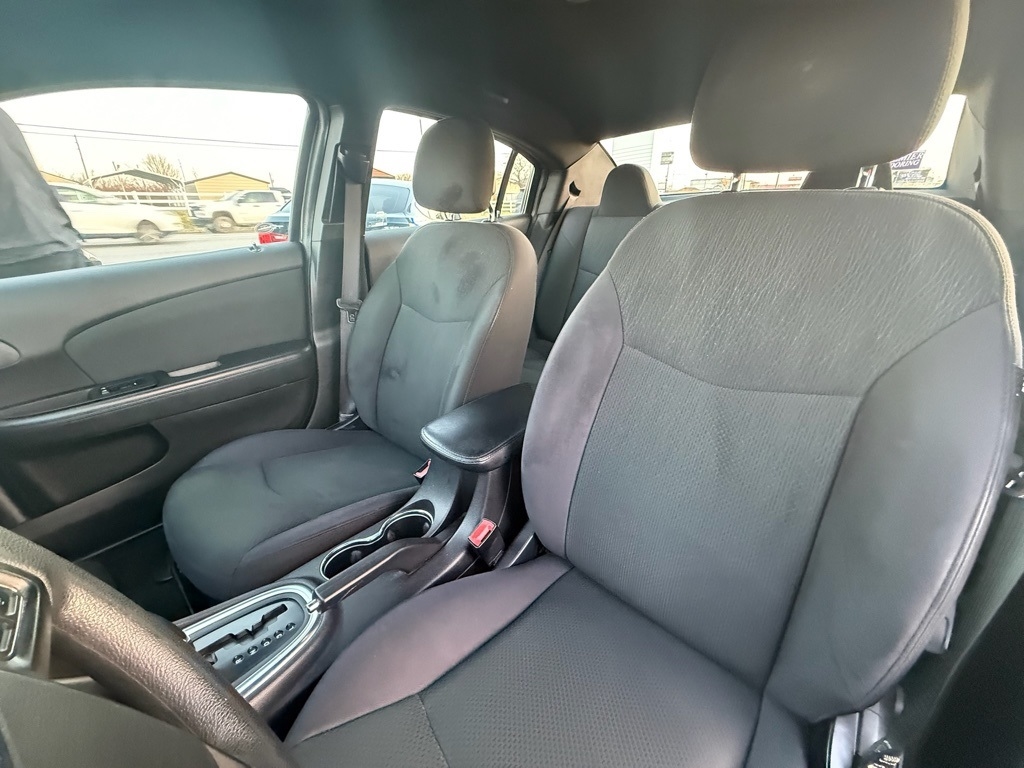 Chrysler 200 LX 2012