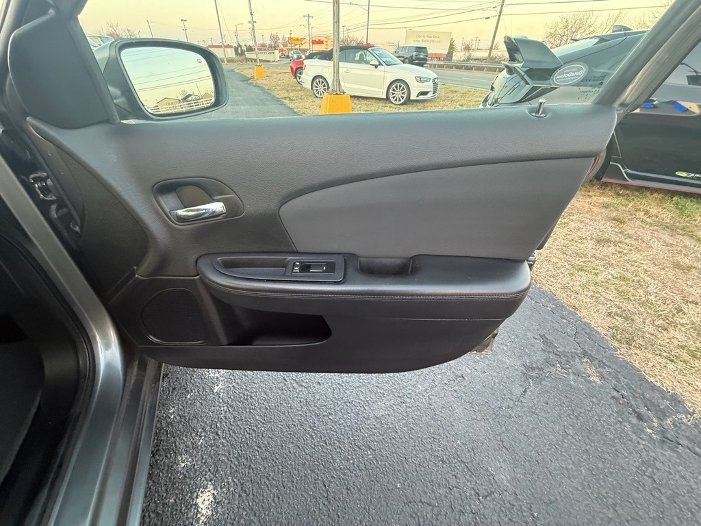 Chrysler 200 LX 2012