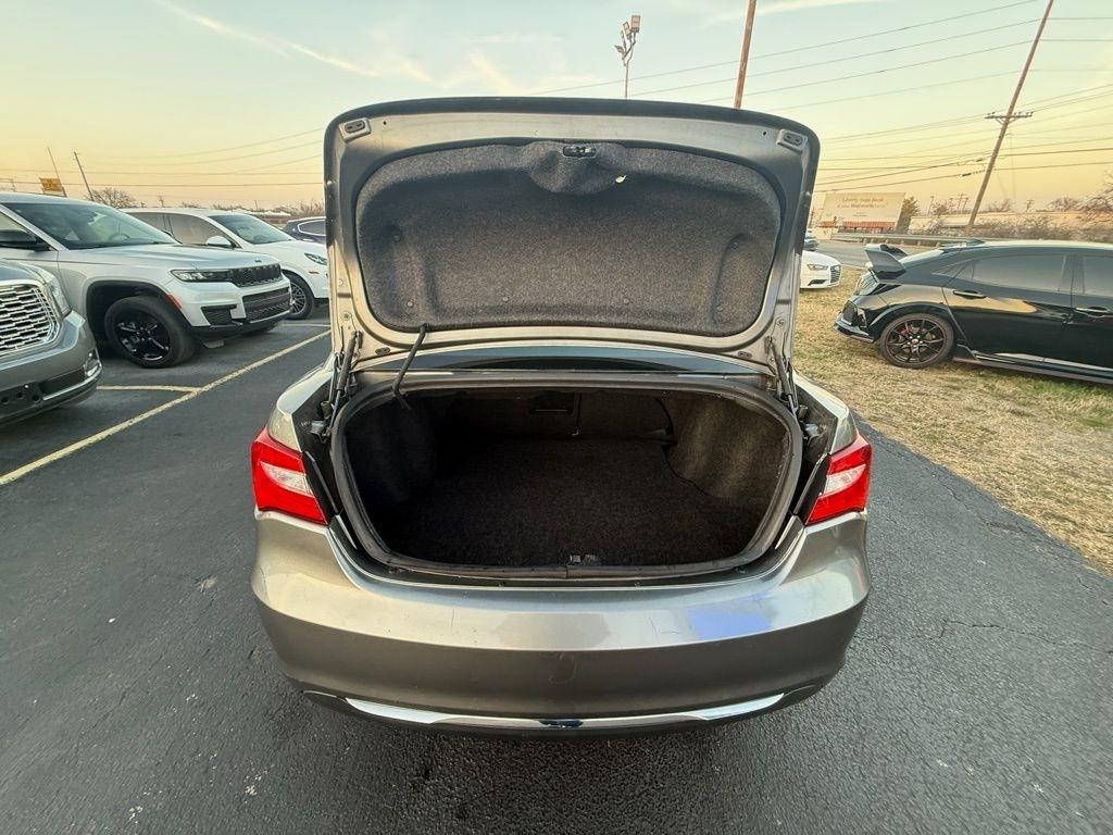 Chrysler 200 LX 2012