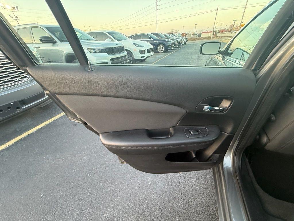 Chrysler 200 LX 2012