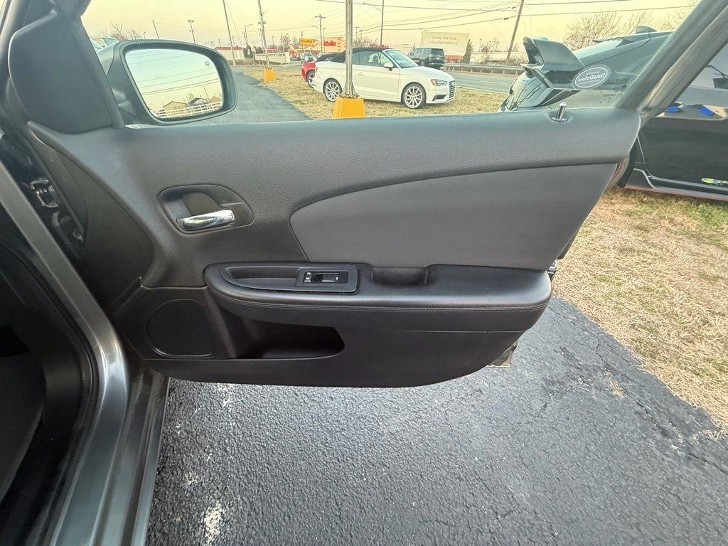 Chrysler 200 LX 2012