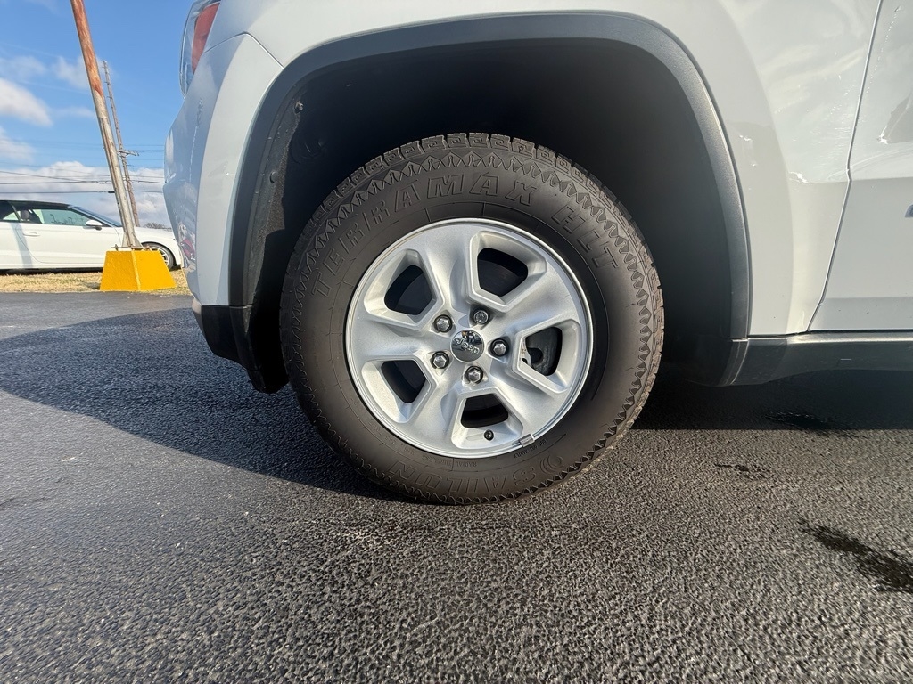 Jeep Grand Cherokee Laredo 4WD 2015