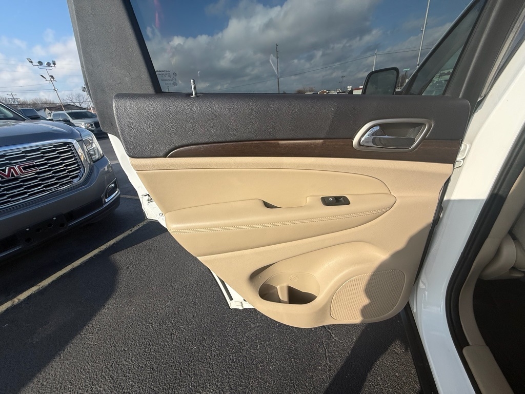 Jeep Grand Cherokee Laredo 4WD 2015