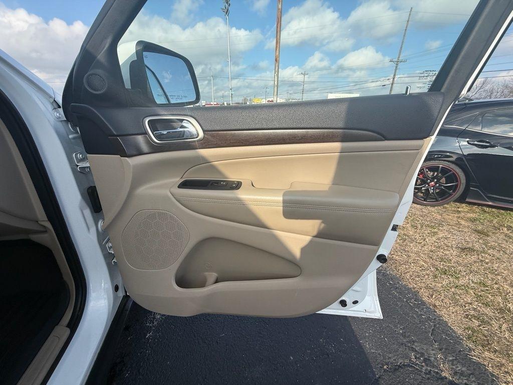 Jeep Grand Cherokee Laredo 4WD 2015