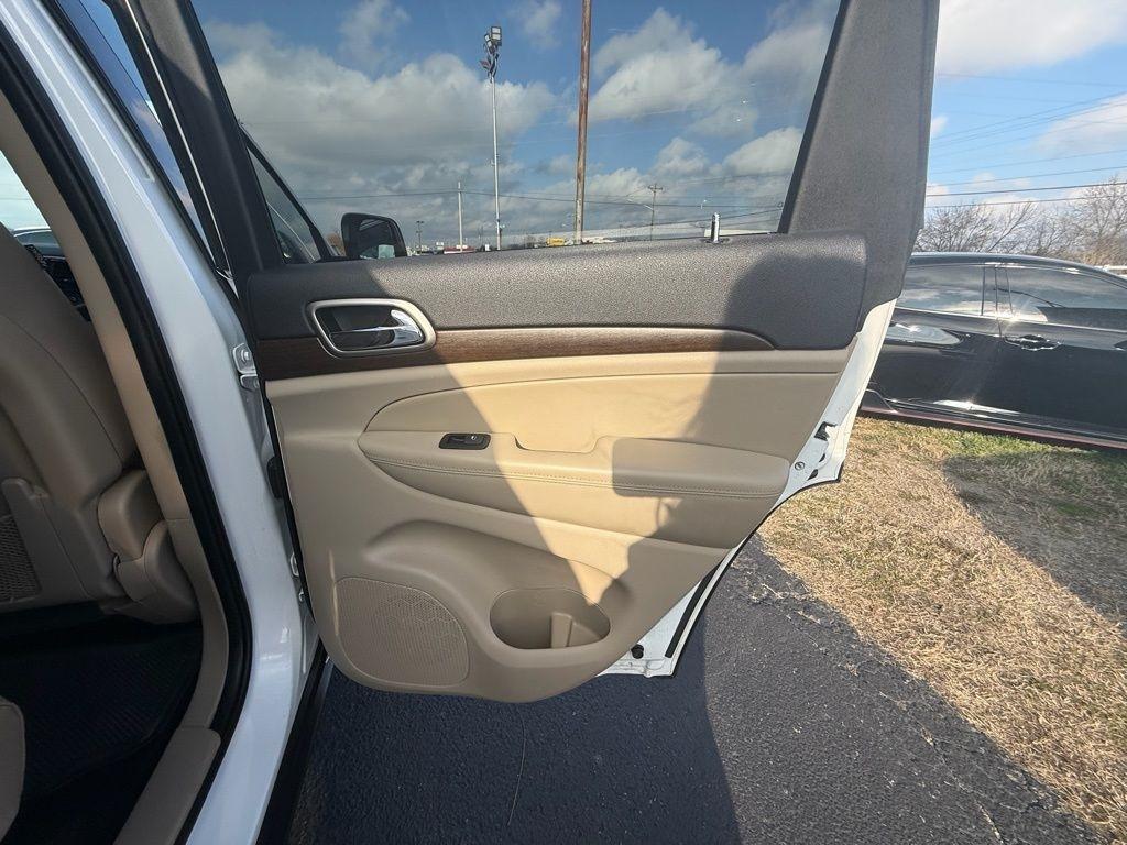 Jeep Grand Cherokee Laredo 4WD 2015