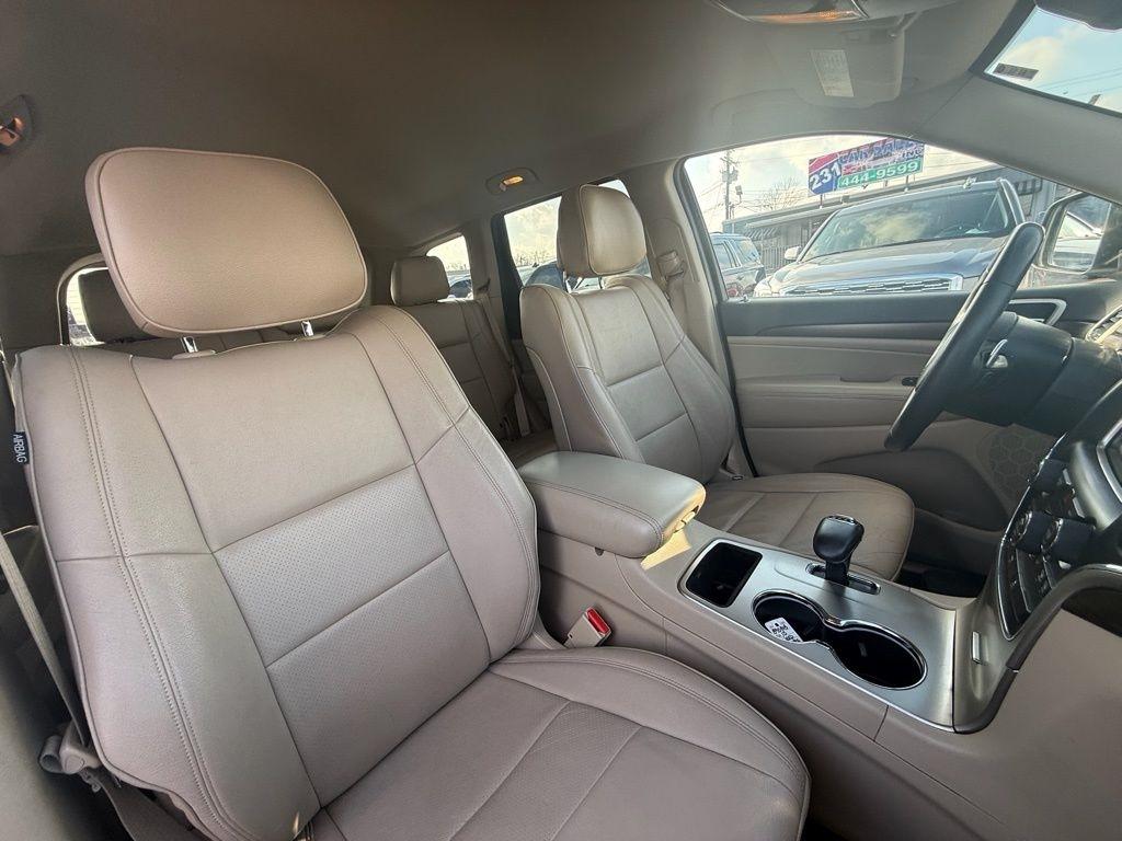 Jeep Grand Cherokee Laredo 4WD 2015