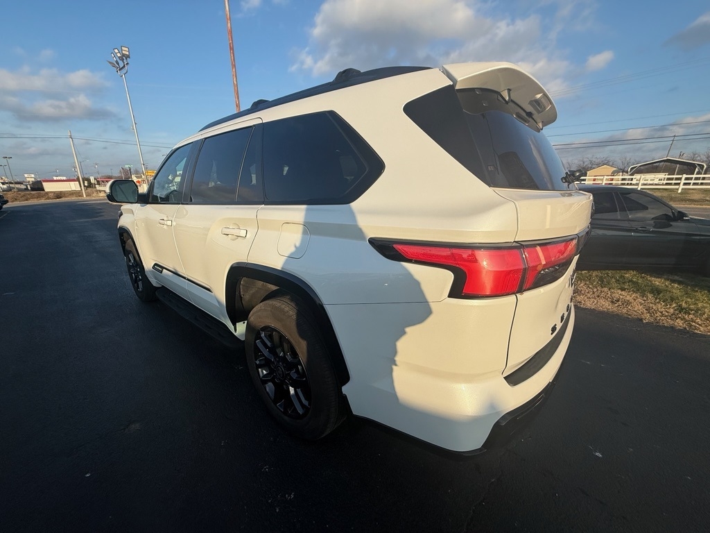 Toyota Sequoia Platinum 4WD 2025