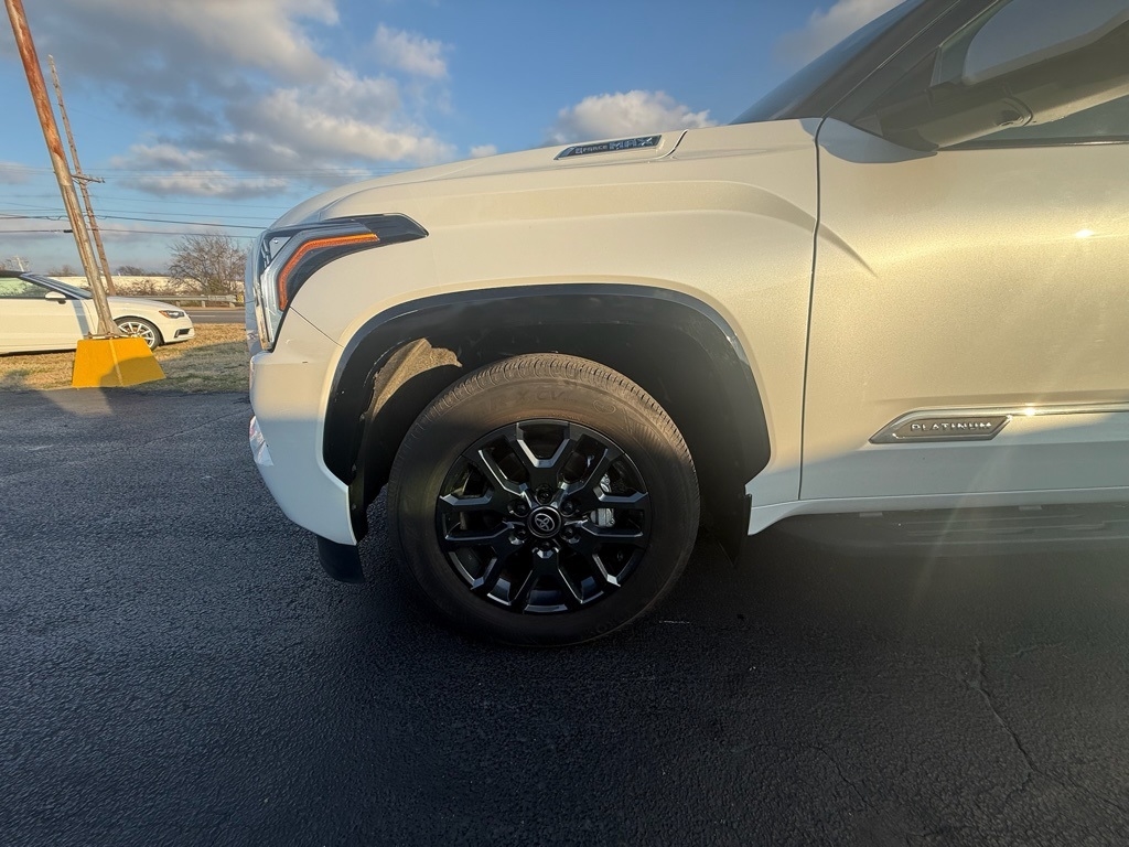 Toyota Sequoia Platinum 4WD 2025