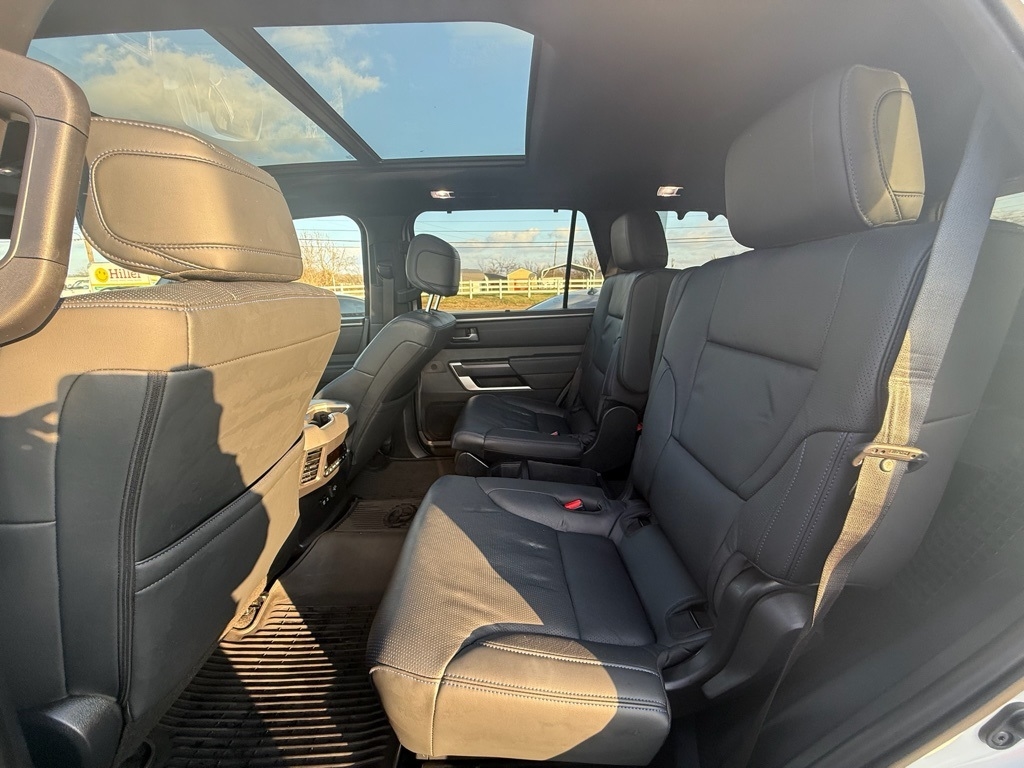 Toyota Sequoia Platinum 4WD 2025