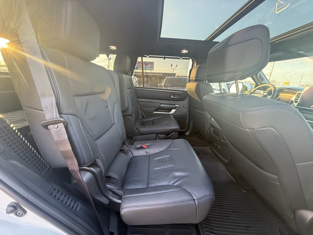 Toyota Sequoia Platinum 4WD 2025