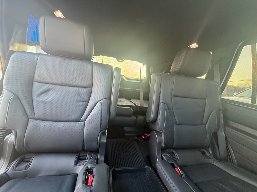 Toyota Sequoia Platinum 4WD 2025