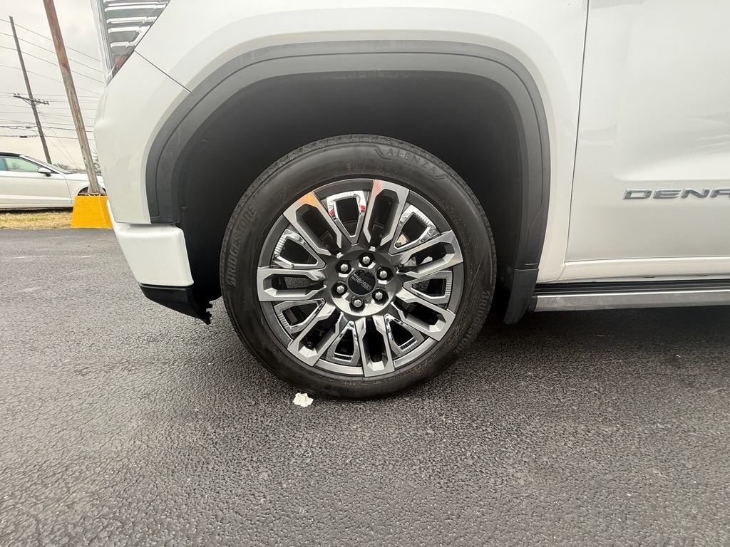 GMC Sierra 1500 Denali Ultimate Crew Cab 4WD 2023