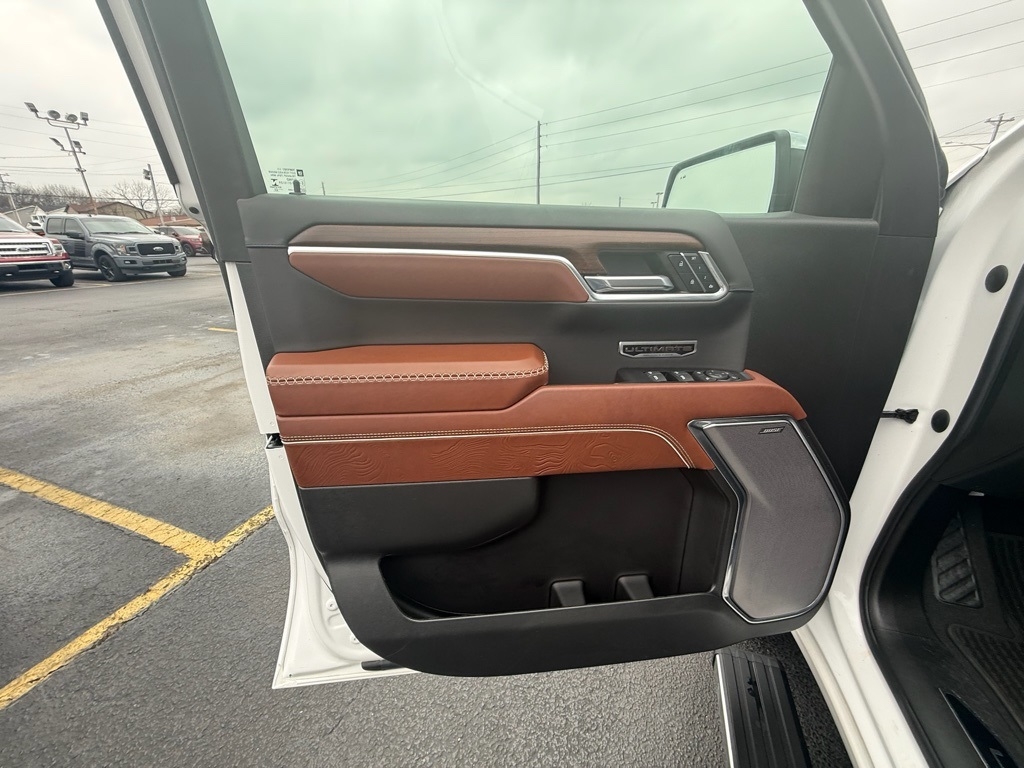 GMC Sierra 1500 Denali Ultimate Crew Cab 4WD 2023