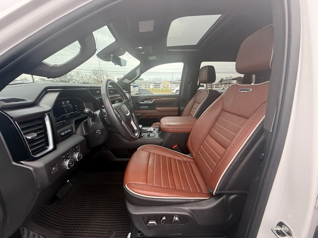 GMC Sierra 1500 Denali Ultimate Crew Cab 4WD 2023