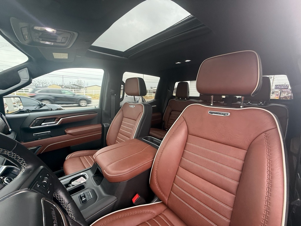 GMC Sierra 1500 Denali Ultimate Crew Cab 4WD 2023