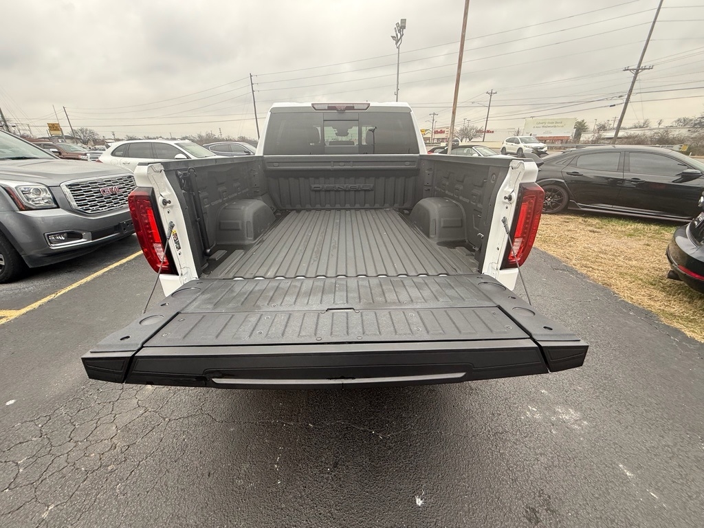 GMC Sierra 1500 Denali Ultimate Crew Cab 4WD 2023