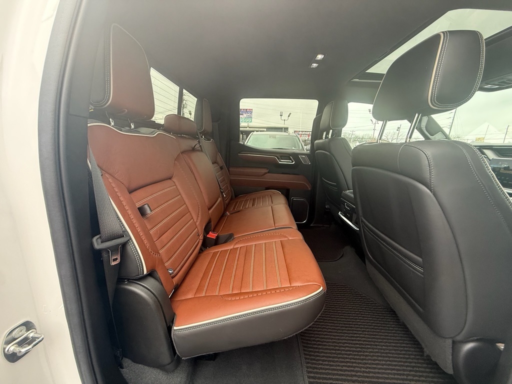 GMC Sierra 1500 Denali Ultimate Crew Cab 4WD 2023