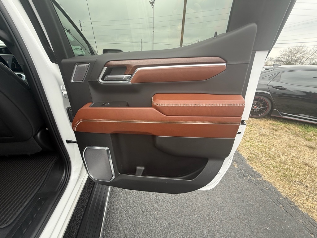 GMC Sierra 1500 Denali Ultimate Crew Cab 4WD 2023