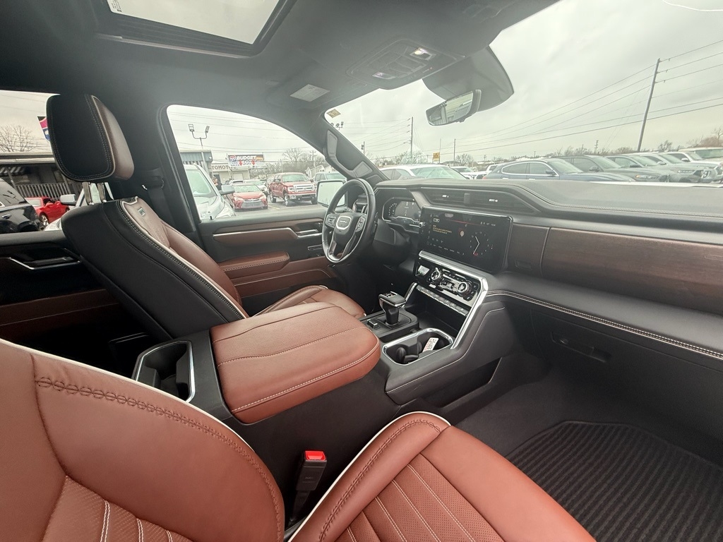 GMC Sierra 1500 Denali Ultimate Crew Cab 4WD 2023