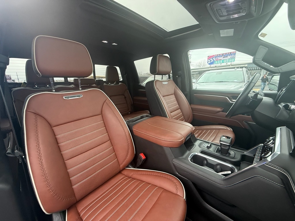 GMC Sierra 1500 Denali Ultimate Crew Cab 4WD 2023