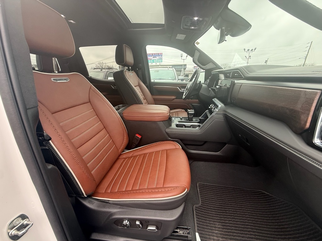 GMC Sierra 1500 Denali Ultimate Crew Cab 4WD 2023