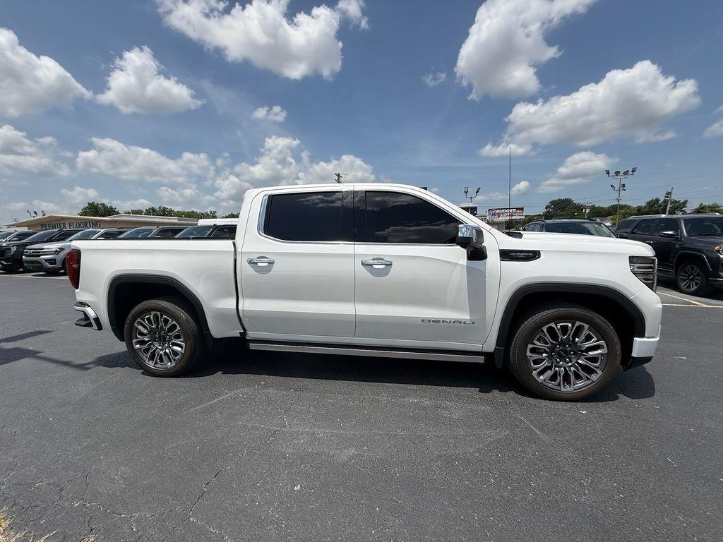 GMC Sierra 1500 Denali Ultimate Crew Cab 4WD 2023