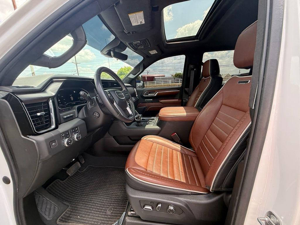 GMC Sierra 1500 Denali Ultimate Crew Cab 4WD 2023