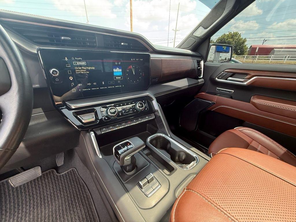 GMC Sierra 1500 Denali Ultimate Crew Cab 4WD 2023