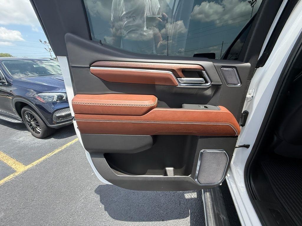 GMC Sierra 1500 Denali Ultimate Crew Cab 4WD 2023