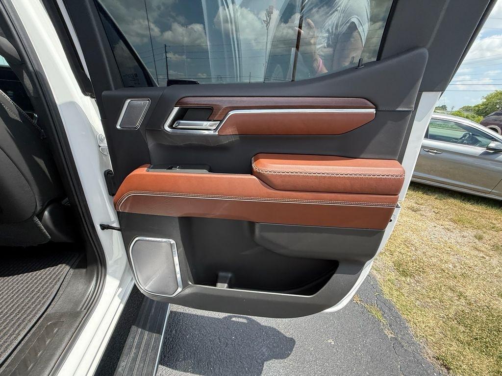 GMC Sierra 1500 Denali Ultimate Crew Cab 4WD 2023