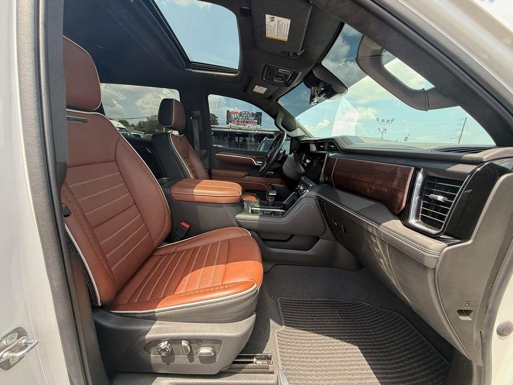 GMC Sierra 1500 Denali Ultimate Crew Cab 4WD 2023