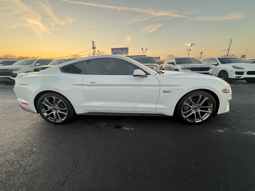 Ford Mustang GT Premium Coupe 2021